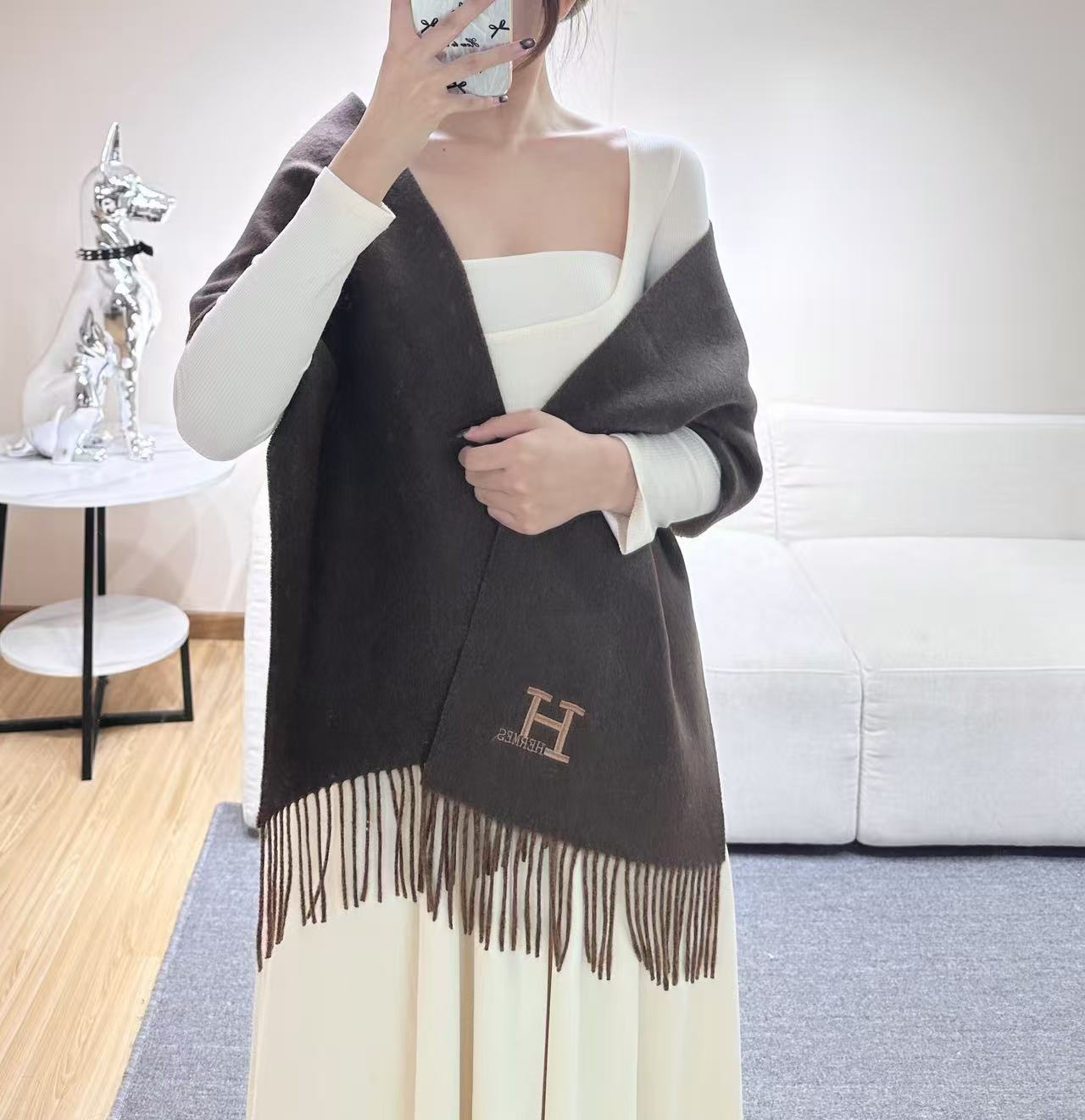 HERMES 25S SCARF 190 IN CASHMERE 986000