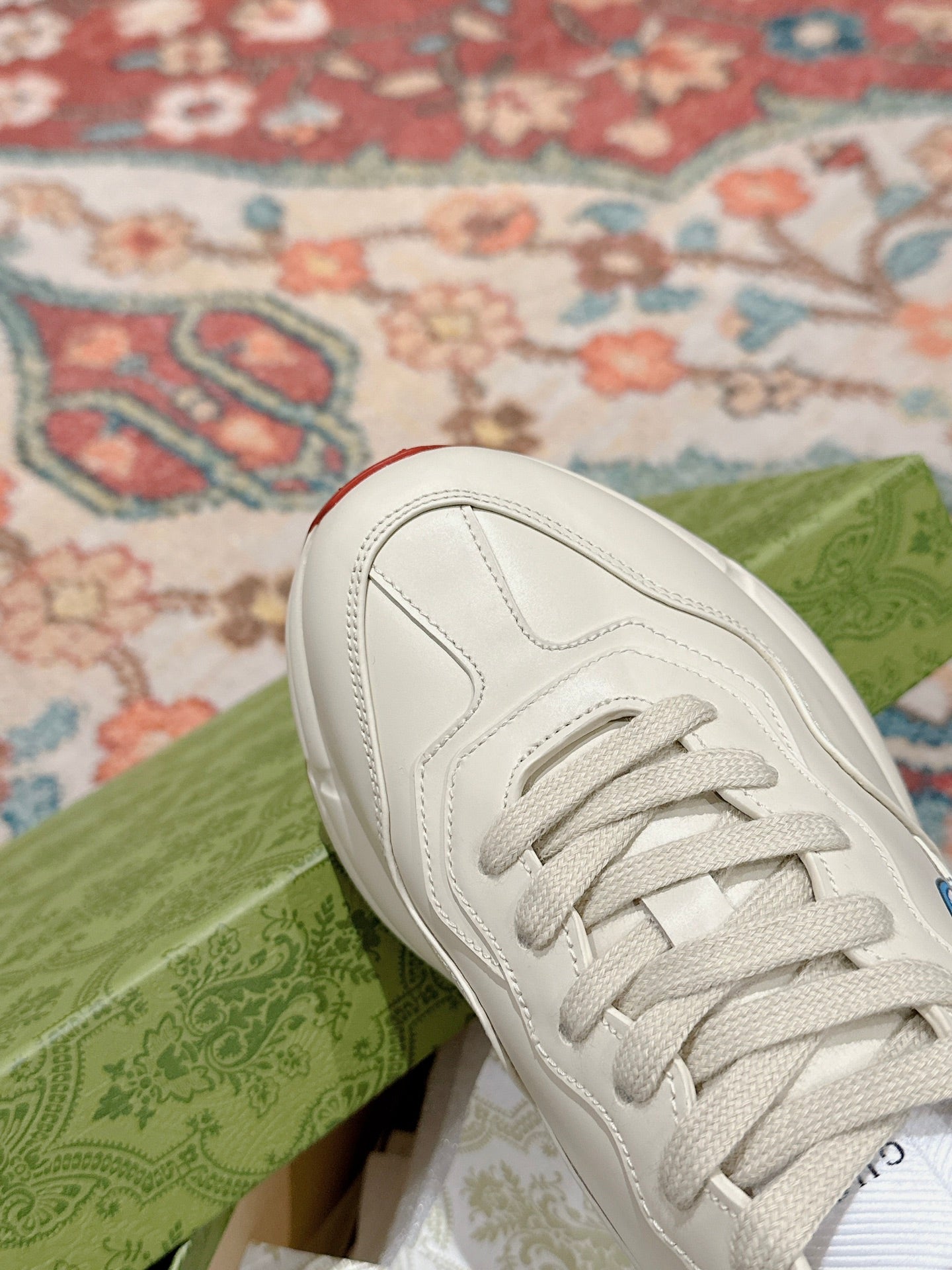 GG RHYTON TRAINER WHITE CALFSKIN WITH DOREMON MOTIF