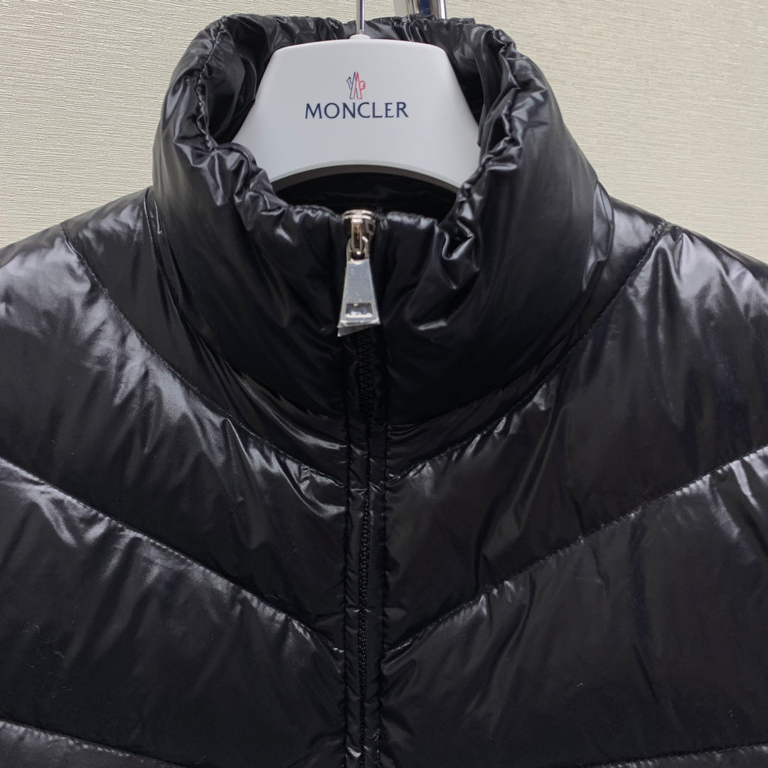 Moncler Lightweight Puffer Quilted Jacket Black-styel218