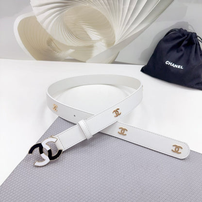 CC BELT 30 MM WHITE CALFSKIN GOLD HARDWARE WITH WHITE MIX BLACK LOGO