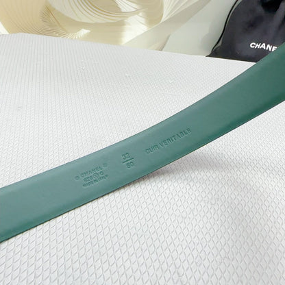 CC 30MM BELT IN COOL GREEN SHINNY CALFSKIN WHITE LOGO