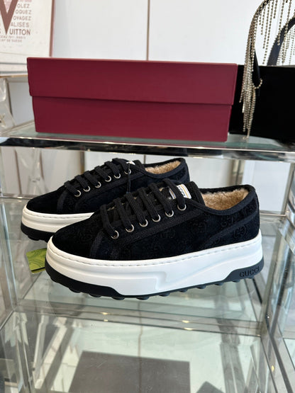 GG SNEAKER IN BLACK CANVAS WITH BEIGE FLEECE LINING