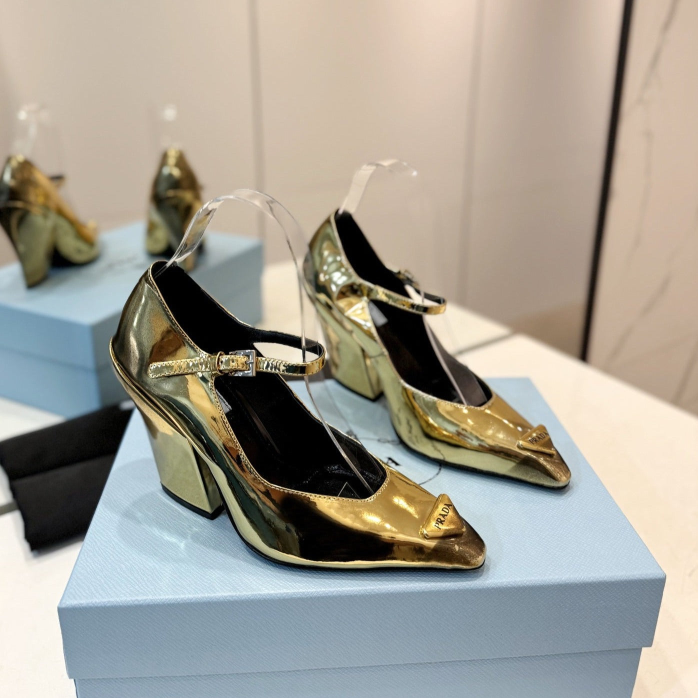 PRA BRUSHED PUMPS METALLIC GOLD LAMBSKIN