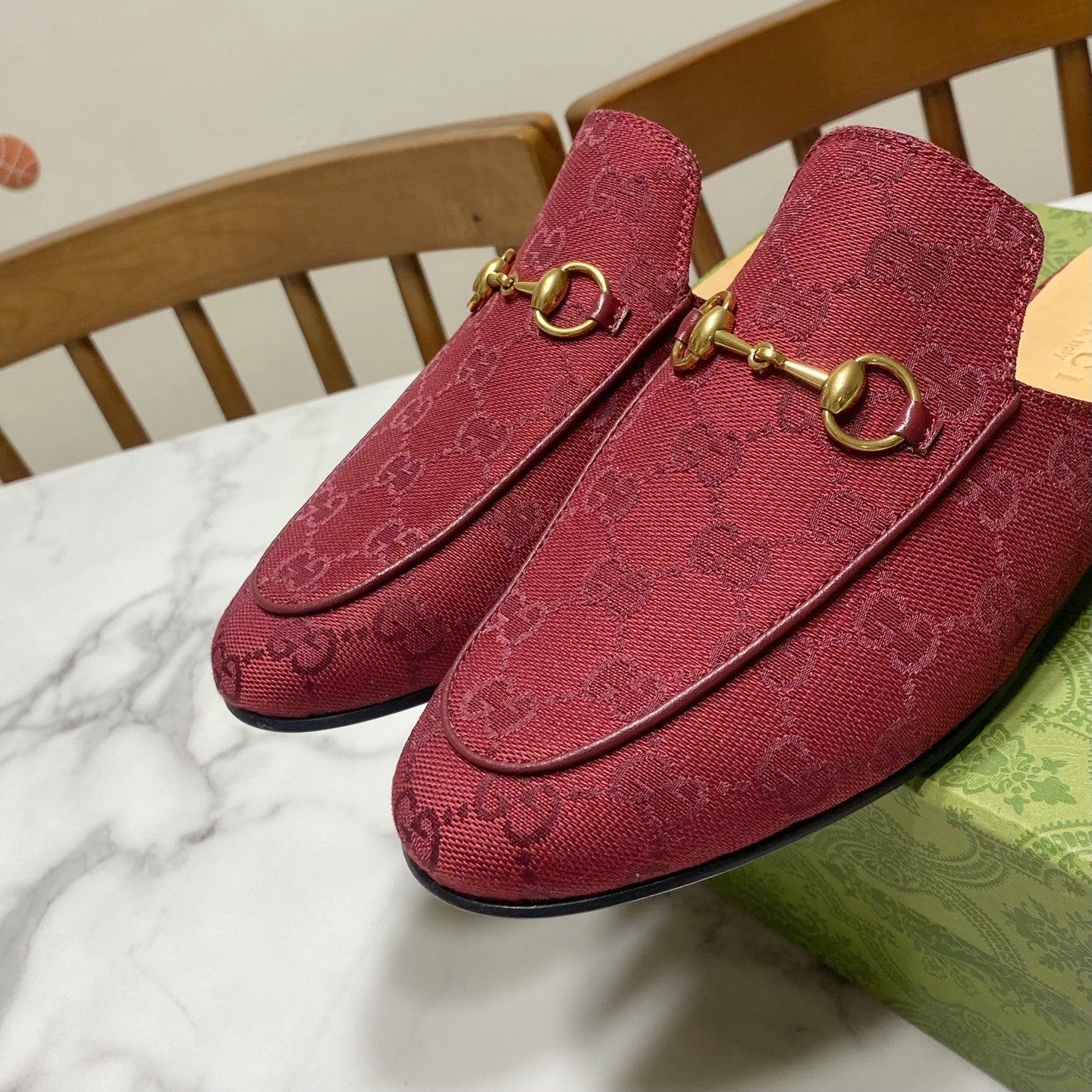 GG MULES IN RED FABRIC GOLD HARD WARE