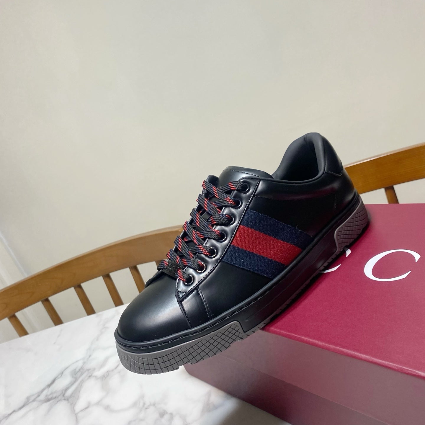 GUCCI 26S SNEAKER IN BLACK CALFSKIN