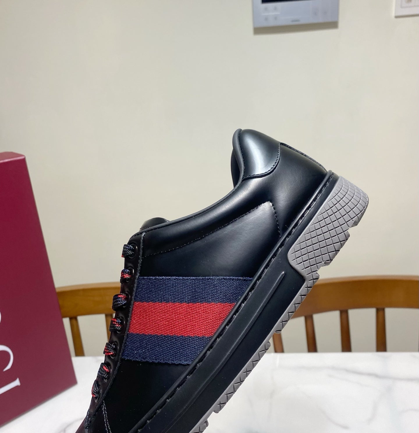 GUCCI 26S SNEAKER IN BLACK CALFSKIN