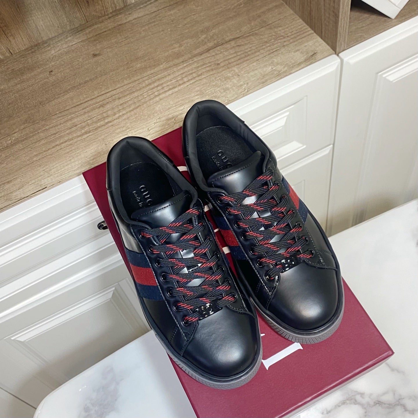 GUCCI 26S SNEAKER IN BLACK CALFSKIN