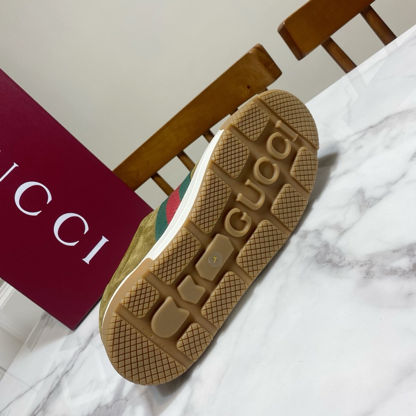 GUCCI 26S SNEAKER IN OLIVE BROWN SUEDE