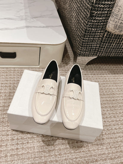 TRIOMPHE LOAFER IN WHITE PATENT CALFSKIN