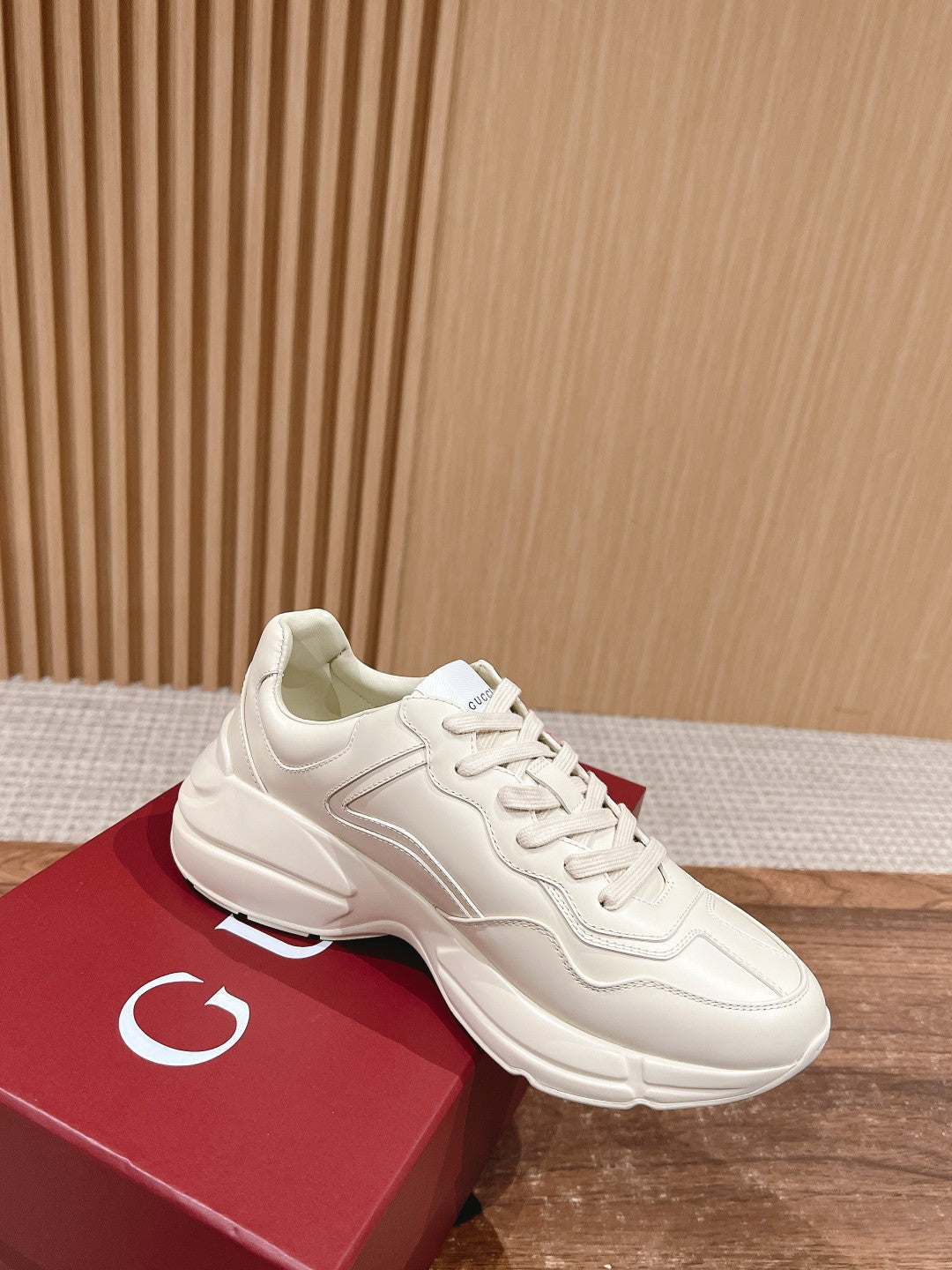 GG RHYTON TRAINER WHITE CALFSKIN WITH WEB LOGO