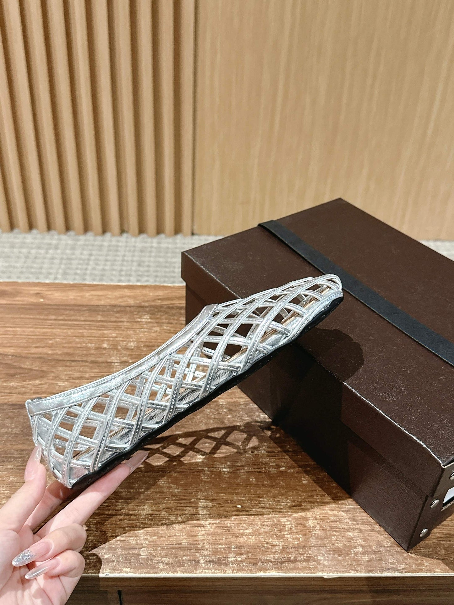 ALAIA MESH BALLET FLATS 25S IN SILVER LAMBSKIN