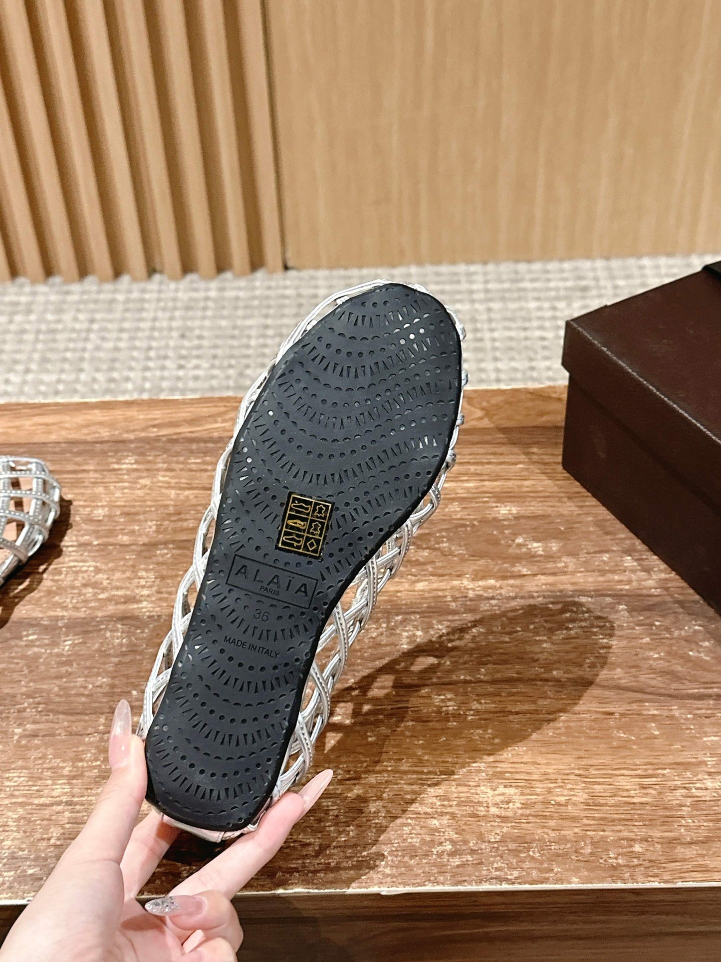 ALAIA MESH BALLET FLATS 25S IN SILVER LAMBSKIN