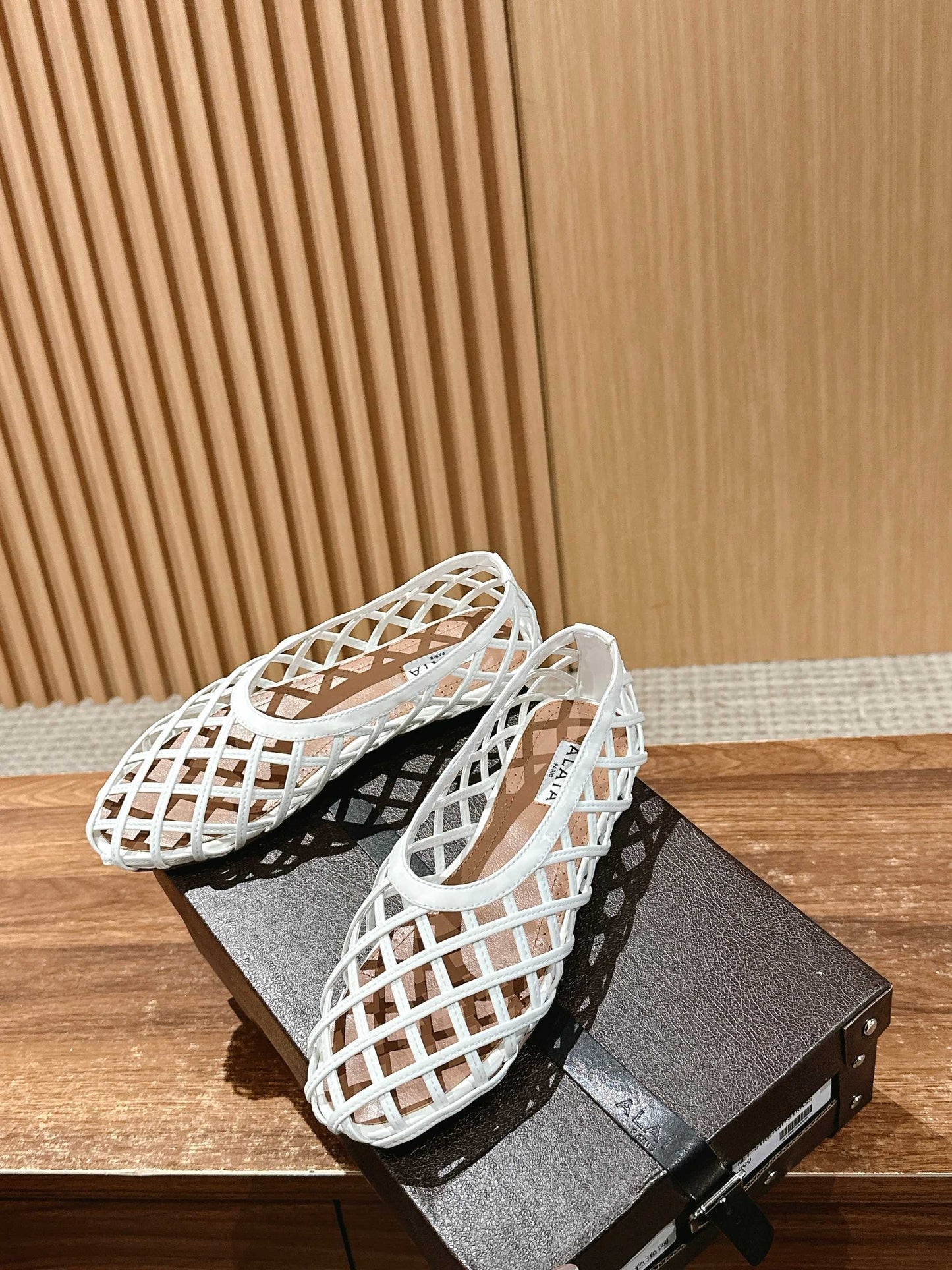 ALAIA MESH BALLET FLATS 25S IN WHITE LAMBSKIN