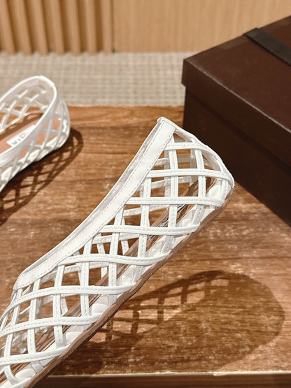ALAIA MESH BALLET FLATS 25S IN WHITE LAMBSKIN