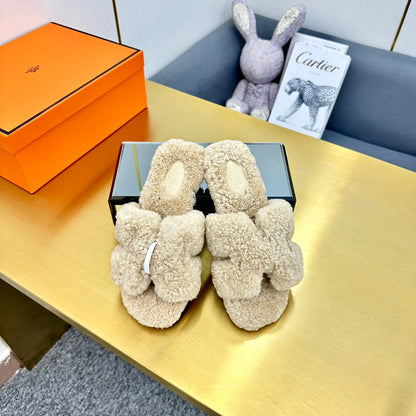 0RAN SHEARLING SANDALS ECRU TAN