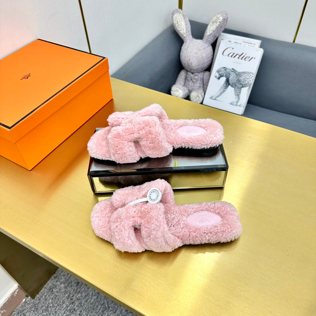 0RAN SHEARLING SANDALS BABY PINK