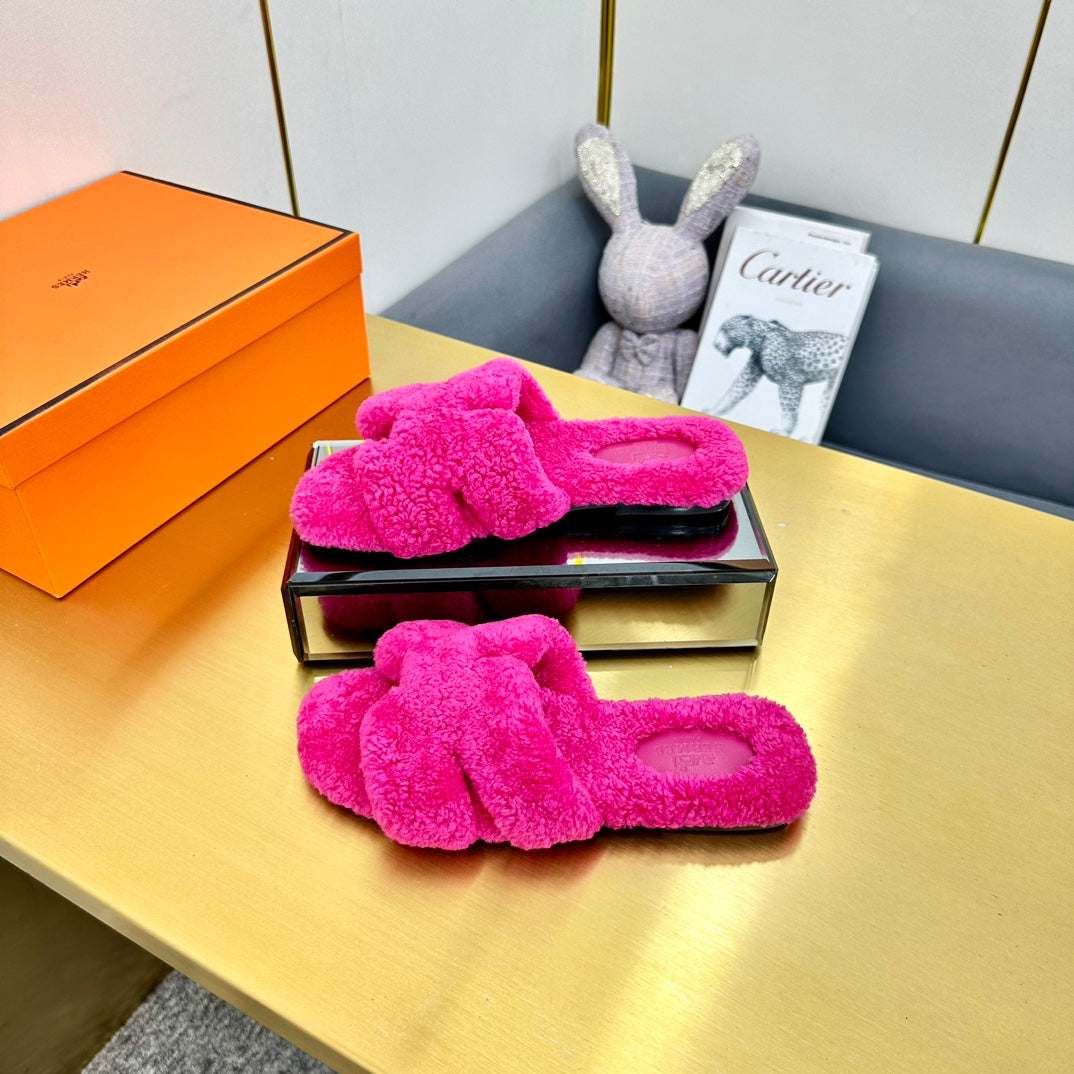 0RAN SHEARLING SANDALS BRIGHT PINK
