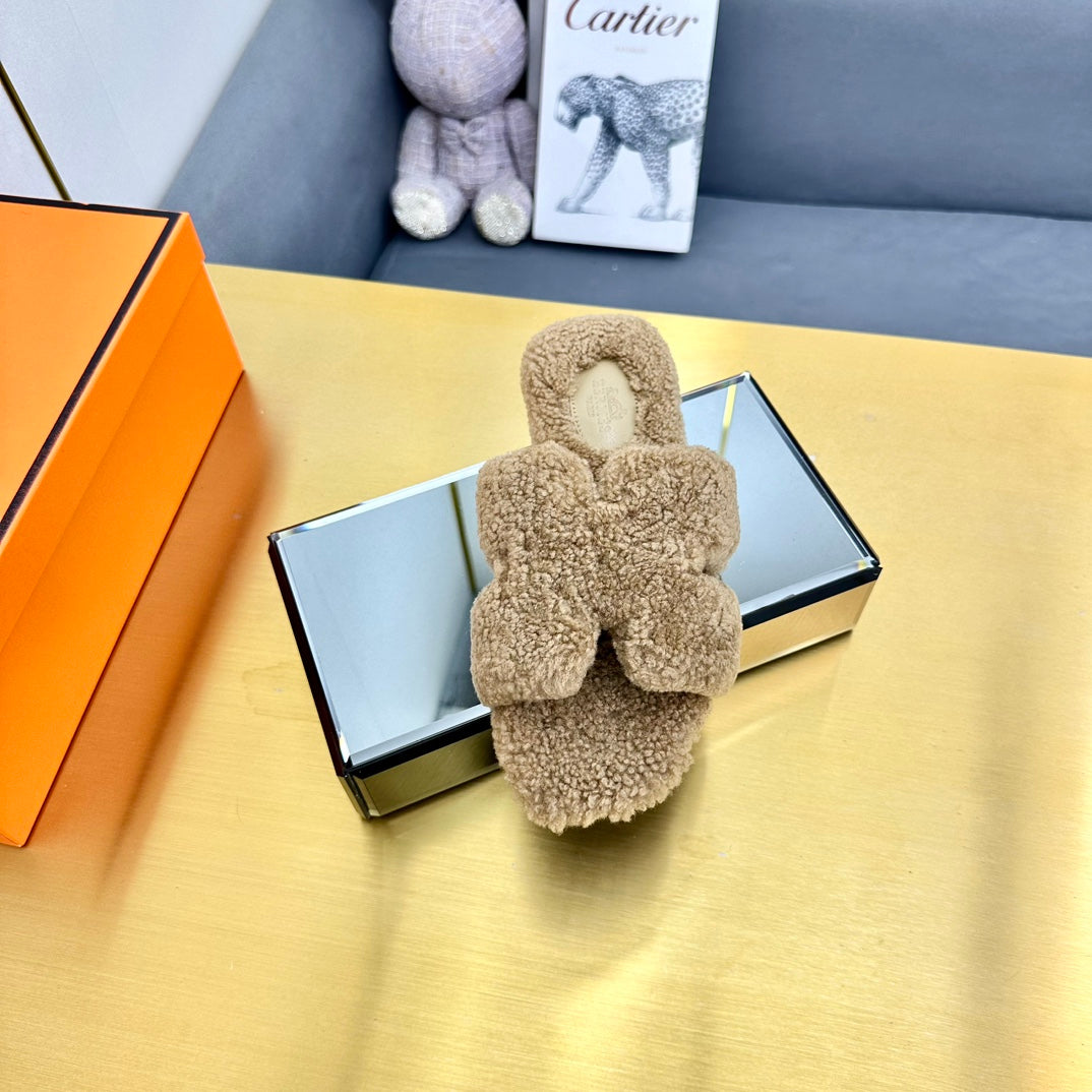 0RAN SHEARLING SANDALS CAMEL BROWN