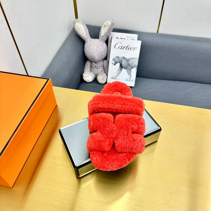 CHYPRE SANDAL IN CANDY RED SHEARLING