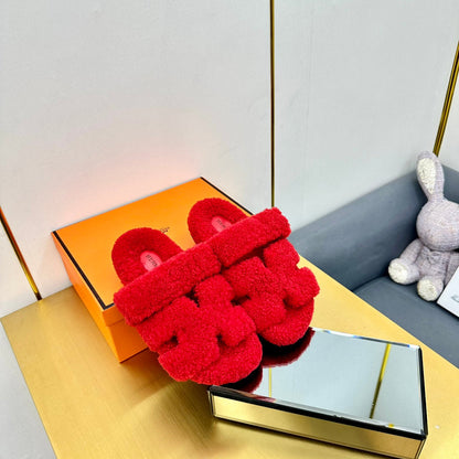 CHYPRE SANDAL IN CHERRY RED SHEARLING