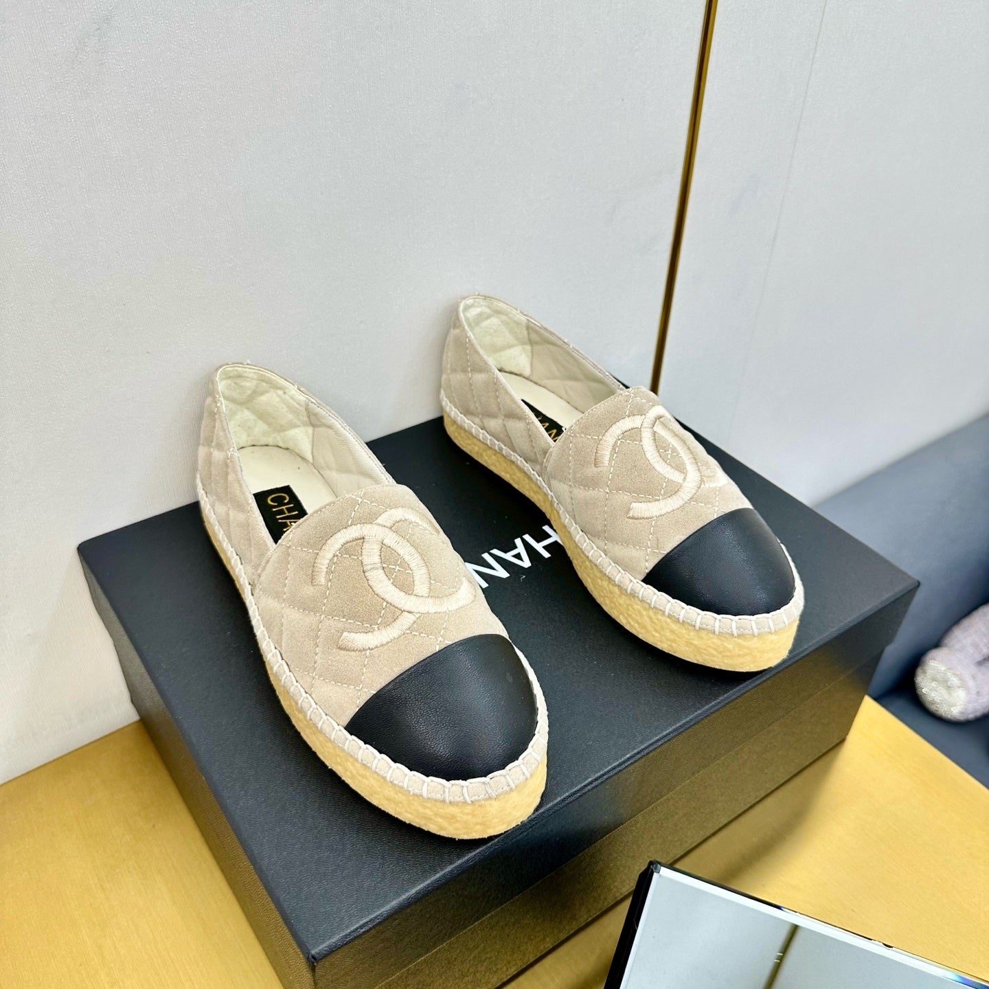 CC ESPADRILLES PLATFORM 25S IN LIGHT BEIGE SUEDE MIX BLACK CALFSKIN