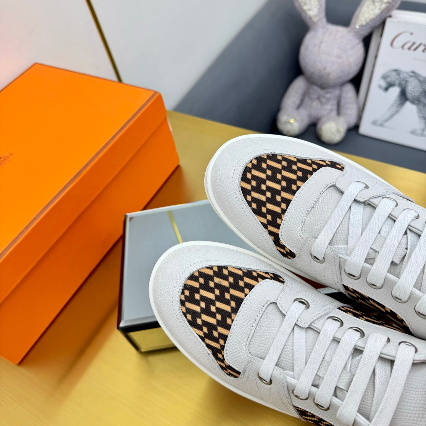 FREE SNEAKER IN WHITE CALFSKIN AND H EN BIAIS BROWN CANVAS