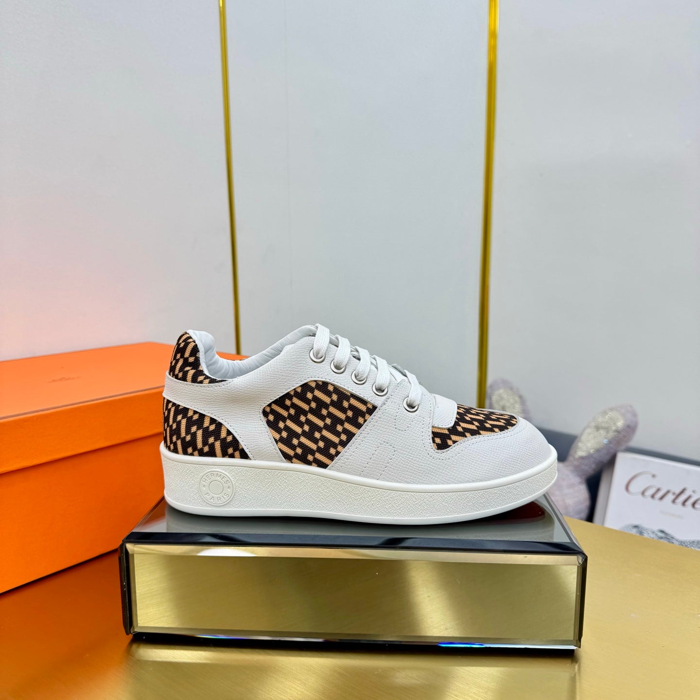 FREE SNEAKER IN WHITE CALFSKIN AND H EN BIAIS BROWN CANVAS