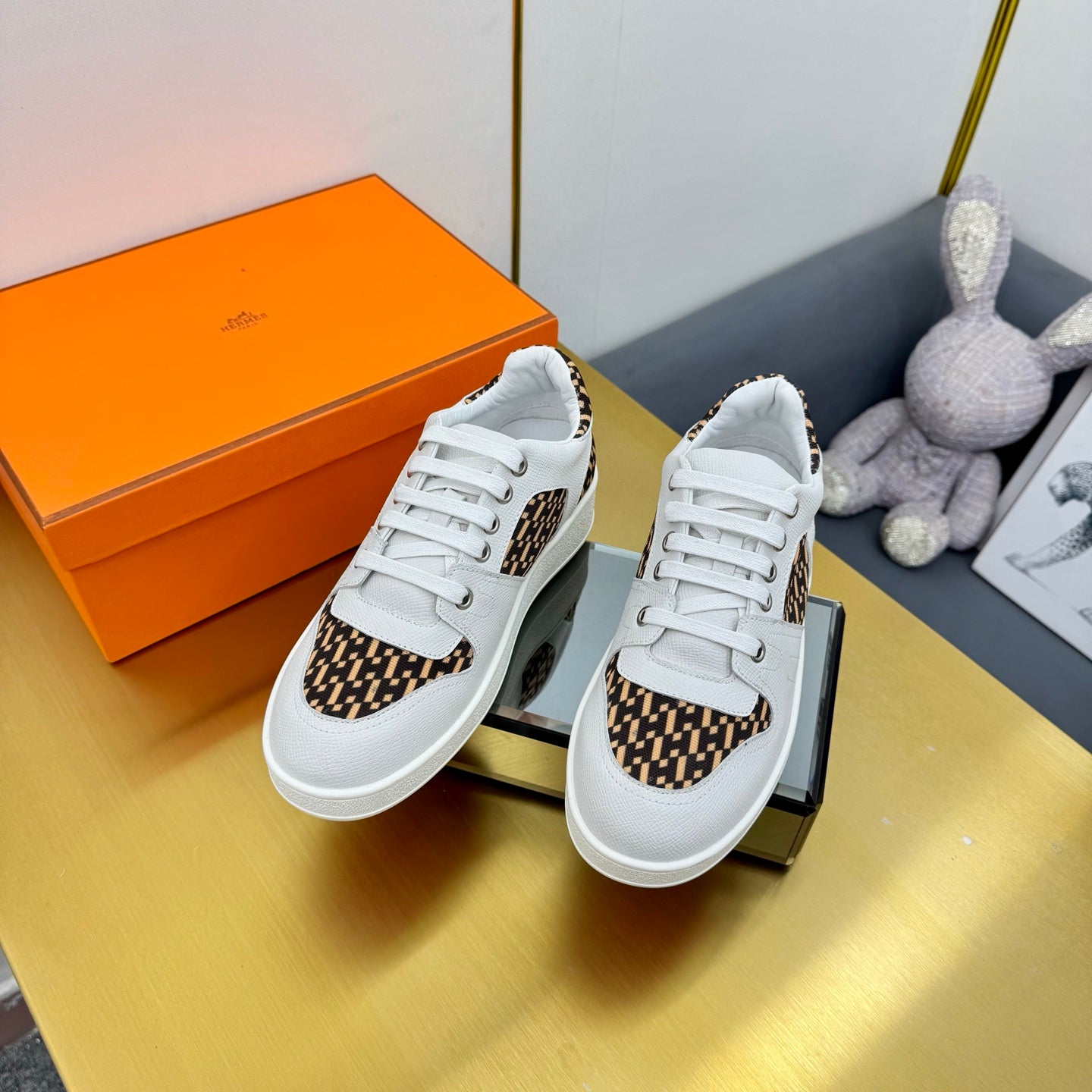 FREE SNEAKER IN WHITE CALFSKIN AND H EN BIAIS BROWN CANVAS