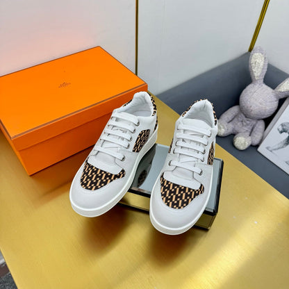 FREE SNEAKER IN WHITE CALFSKIN AND H EN BIAIS BROWN CANVAS