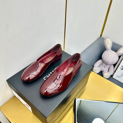 CC SIMPLE FLATS 25S IN DARK RED GLOSSY LEATHER