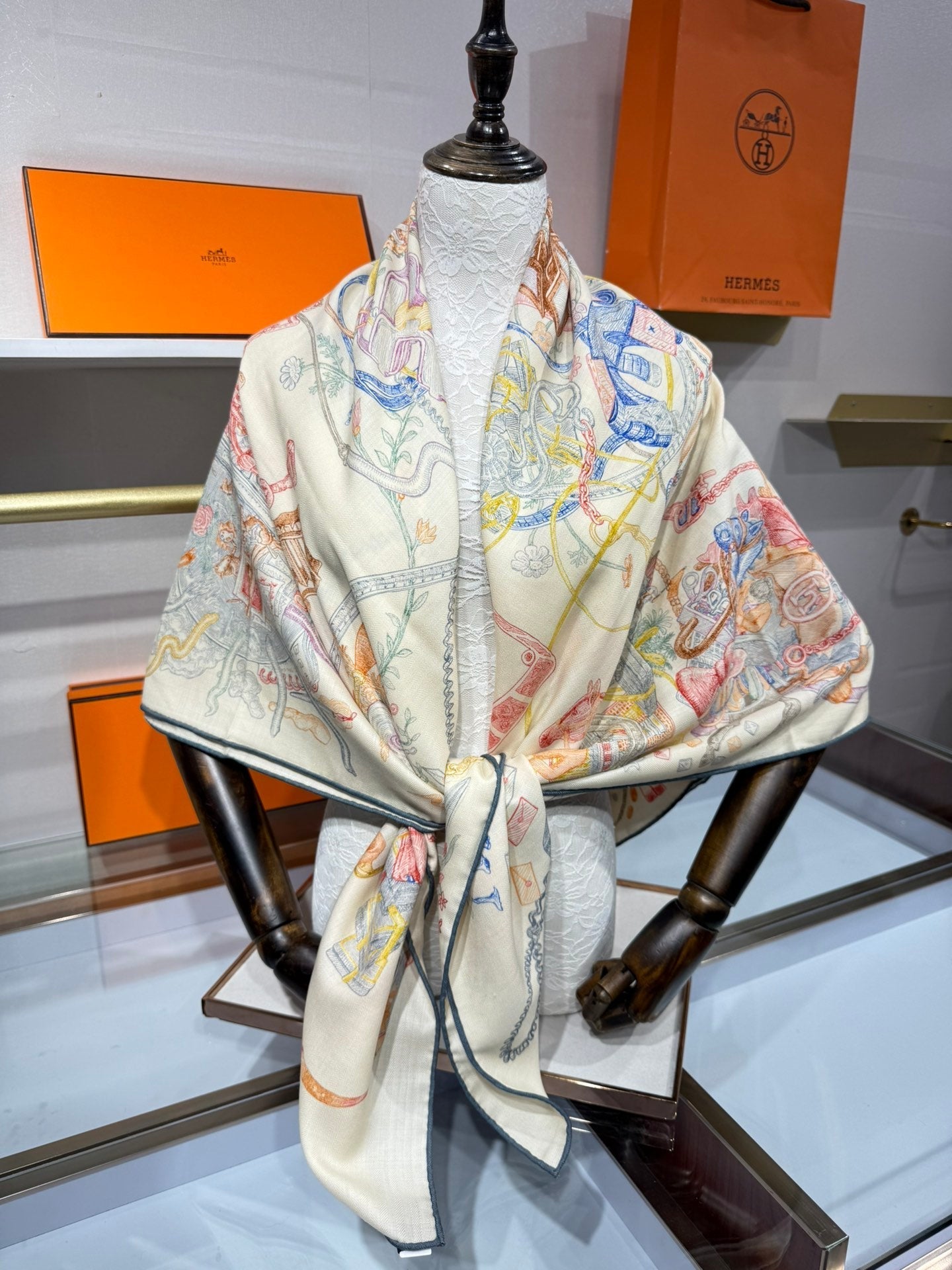 HERMES 25S SCARF 136 IN SILK CASHMERE 989711