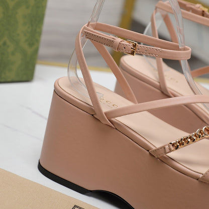 WEDGE PLATFORM IN LIGHT PINK SHEEPSKIN