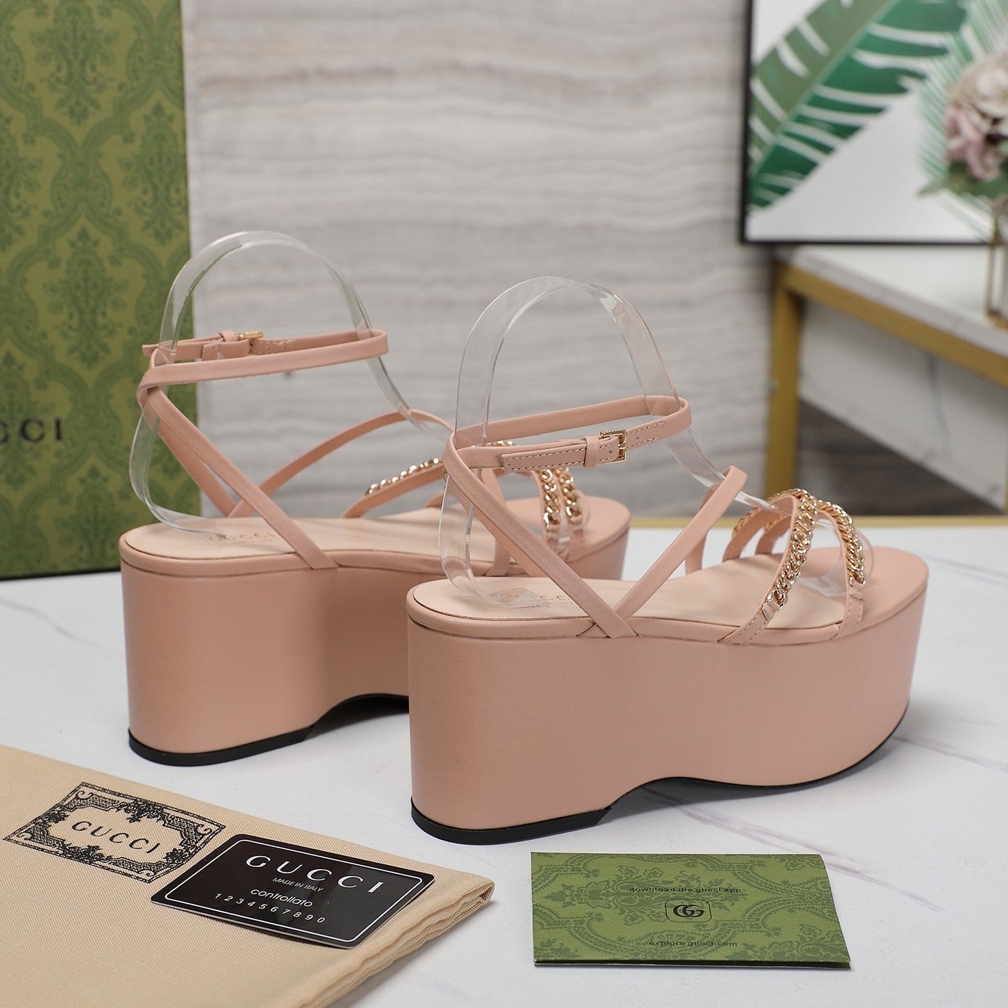 WEDGE PLATFORM IN LIGHT PINK SHEEPSKIN