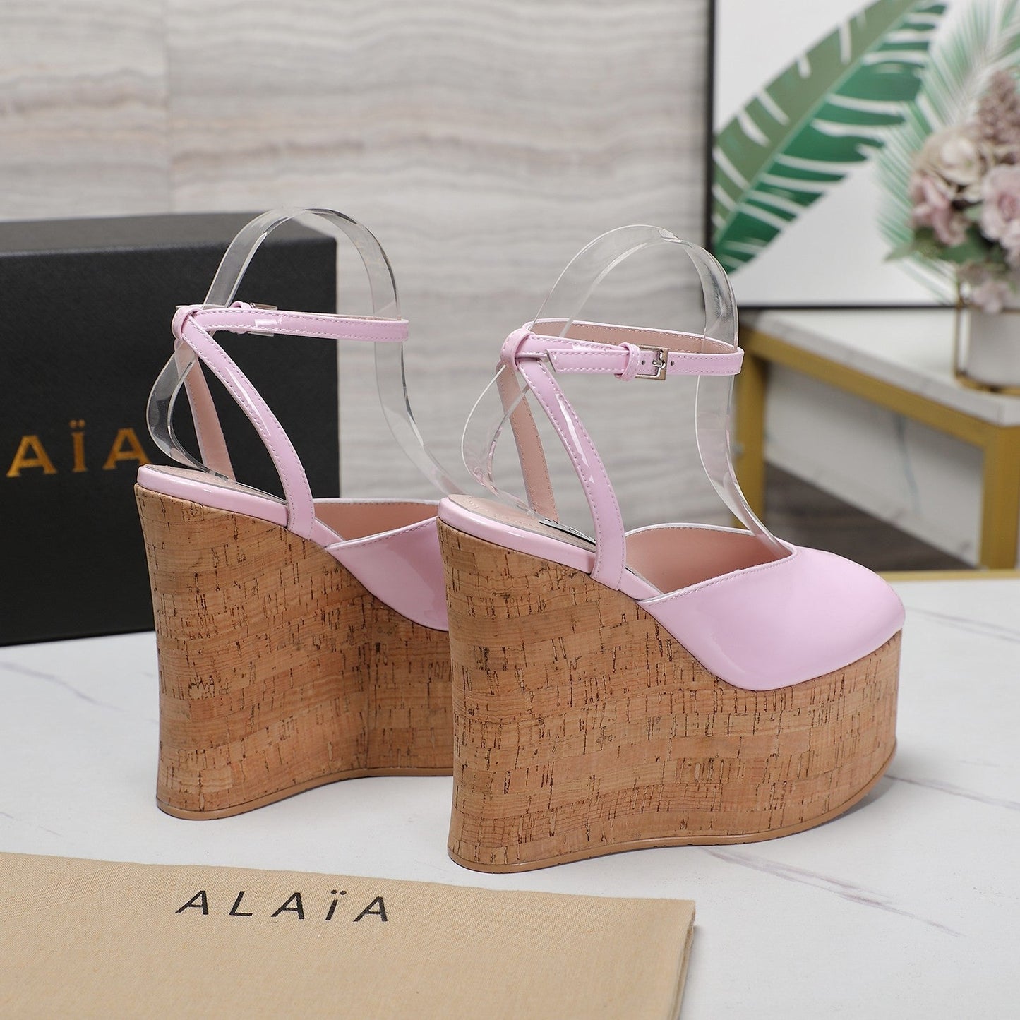ALAIA WEDGE SANDAL IN ROSE PINK GLOSSY CALFSKIN AND BEIGE RUBBER