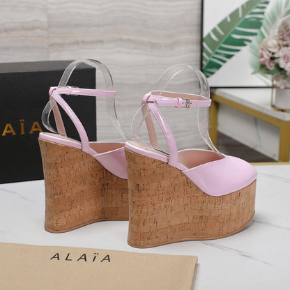ALAIA WEDGE SANDAL IN ROSE PINK GLOSSY CALFSKIN AND BEIGE RUBBER