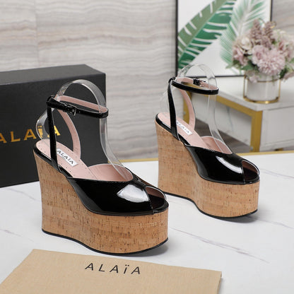 ALAIA WEDGE SANDAL IN BLACK GLOSSY CALFSKIN AND BEIGE RUBBER