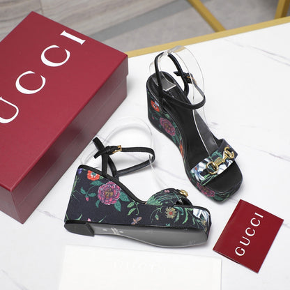 GG WEDGE HEEL SANDALS 100 IN BLACK FABRIC FLORAL PRINT