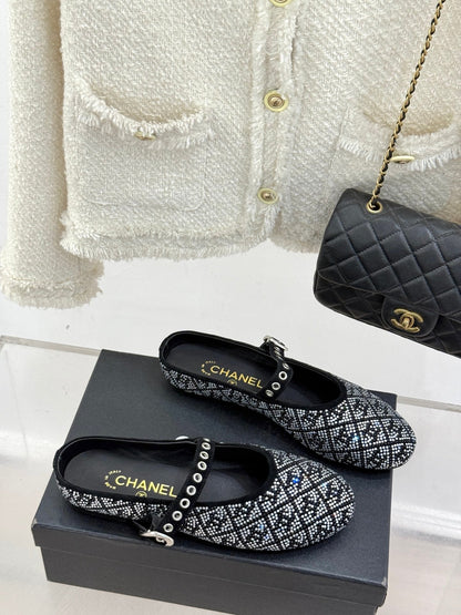 CC FLAT MULES 25SS IN BLACK EMBELLISHED WITH RHINESTONES