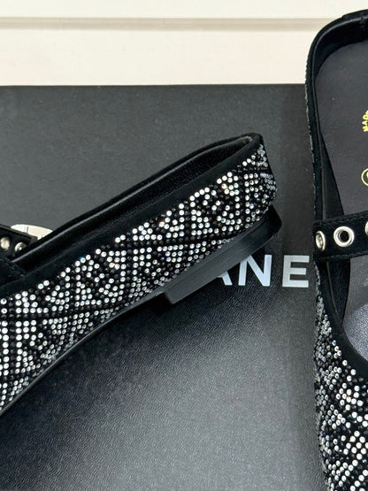 CC FLAT MULES 25SS IN BLACK EMBELLISHED WITH RHINESTONES