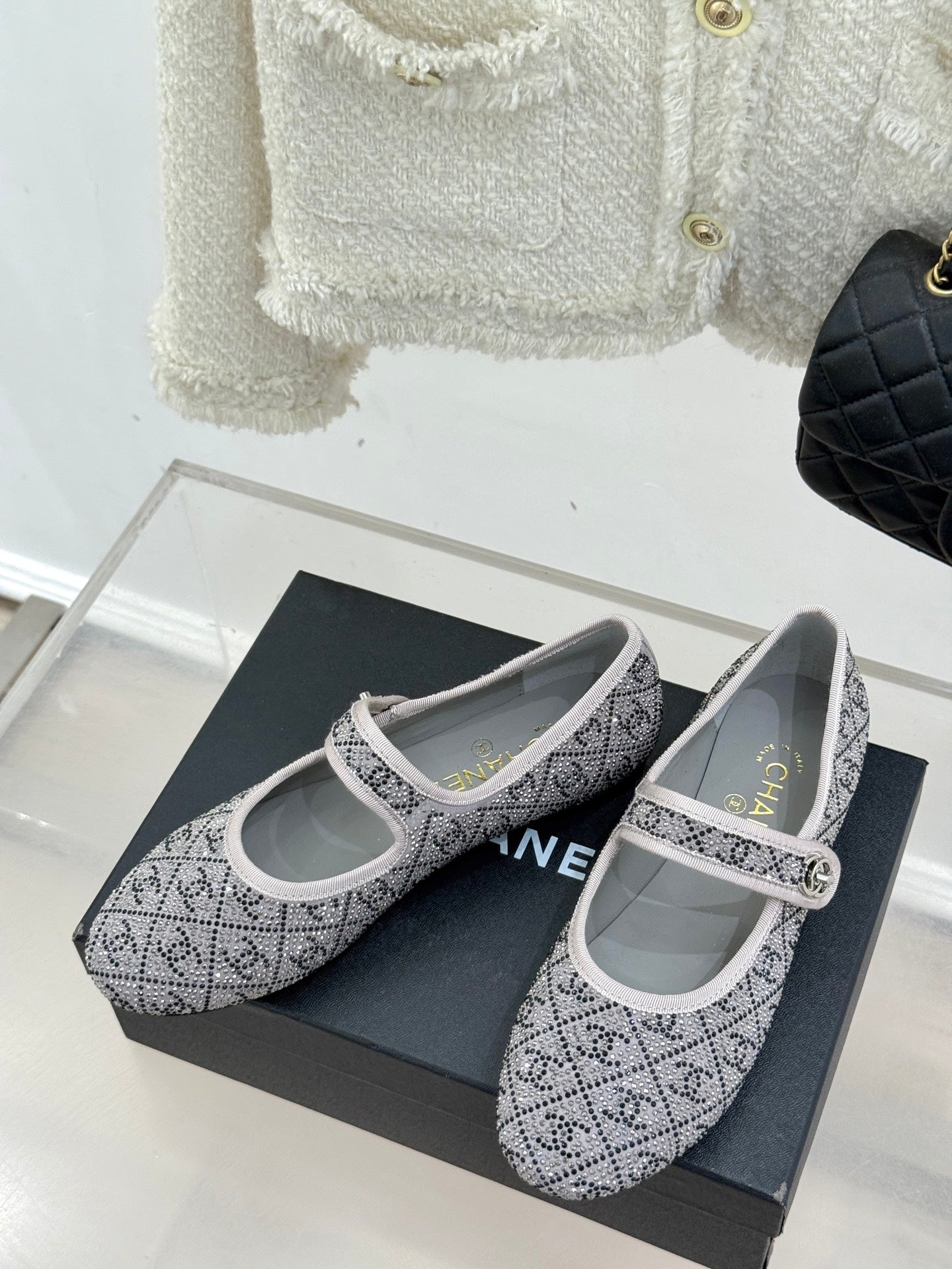 CC FLAT MARY JANE 25SS IN GREY EMBELLISHED WITH RHINESTONES