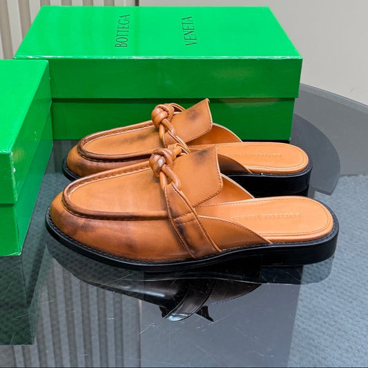 ASTAIRE MULE IN CINNAMON BROWN CALFSKIN