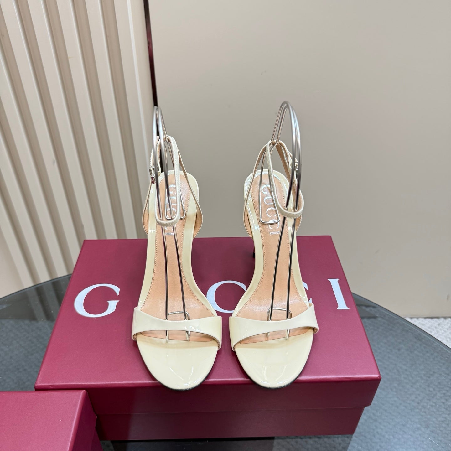 STRAP HIGH BAMBOO-EFFECT HEEL SANDAL IN CREAM PATENT CALFSKIN