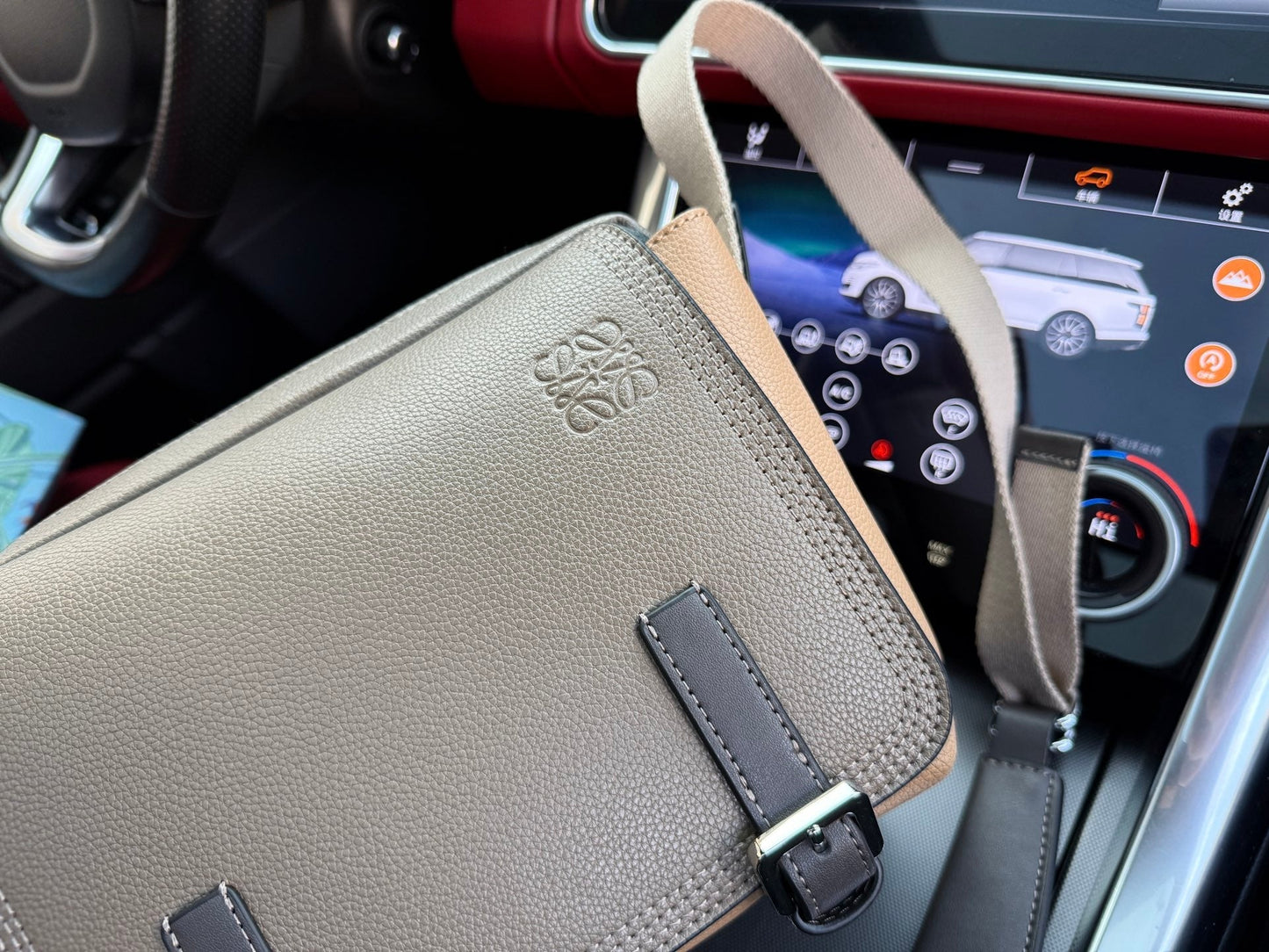 XS MILITARY MESSENGER 25 BAG IN LIGHT BROWN CALFSKIN