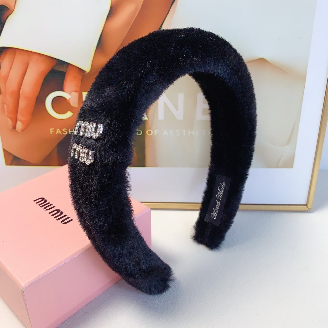 HEAD BAND IN BLACK RABBIT FUR