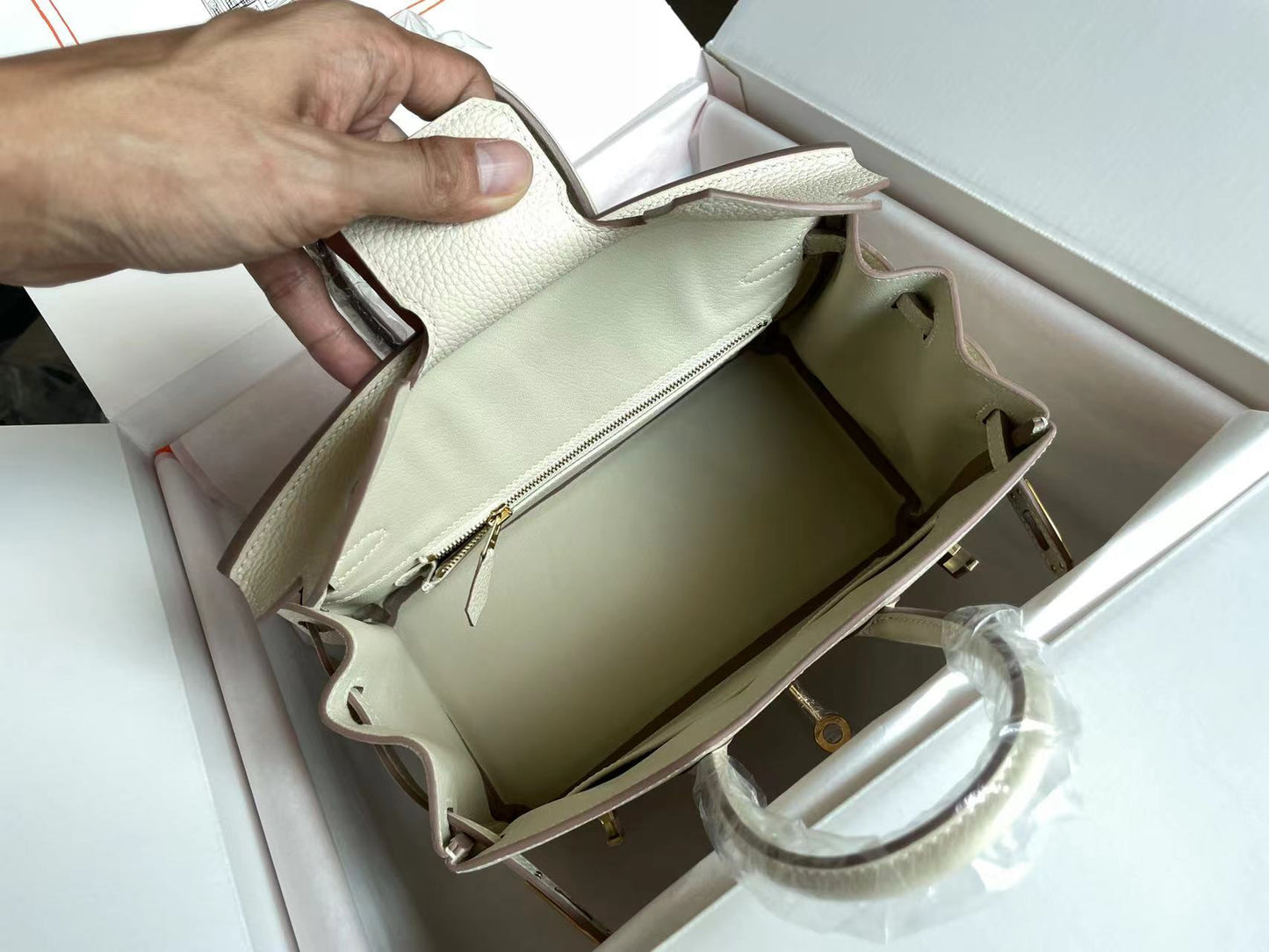 BIRKIN 25 BAG IN WHITE CREAM CALFSKIN WITH COLORFUL STICKER