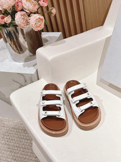 TRIOMPHE SANDALS IN WHITE CALFSKIN