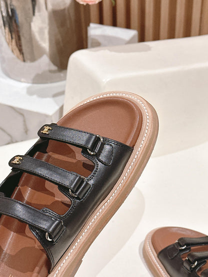 TRIOMPHE SANDALS IN BLACK CALFSKIN