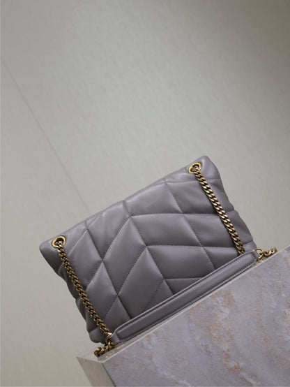 YSL 25S LOULOU PUFFER MEDIUM 29 IN SMOKY LAVENDER CALFSKIN