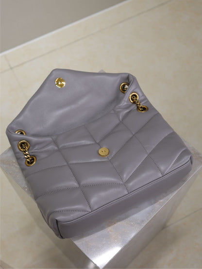 YSL 25S LOULOU PUFFER MEDIUM 29 IN SMOKY LAVENDER CALFSKIN