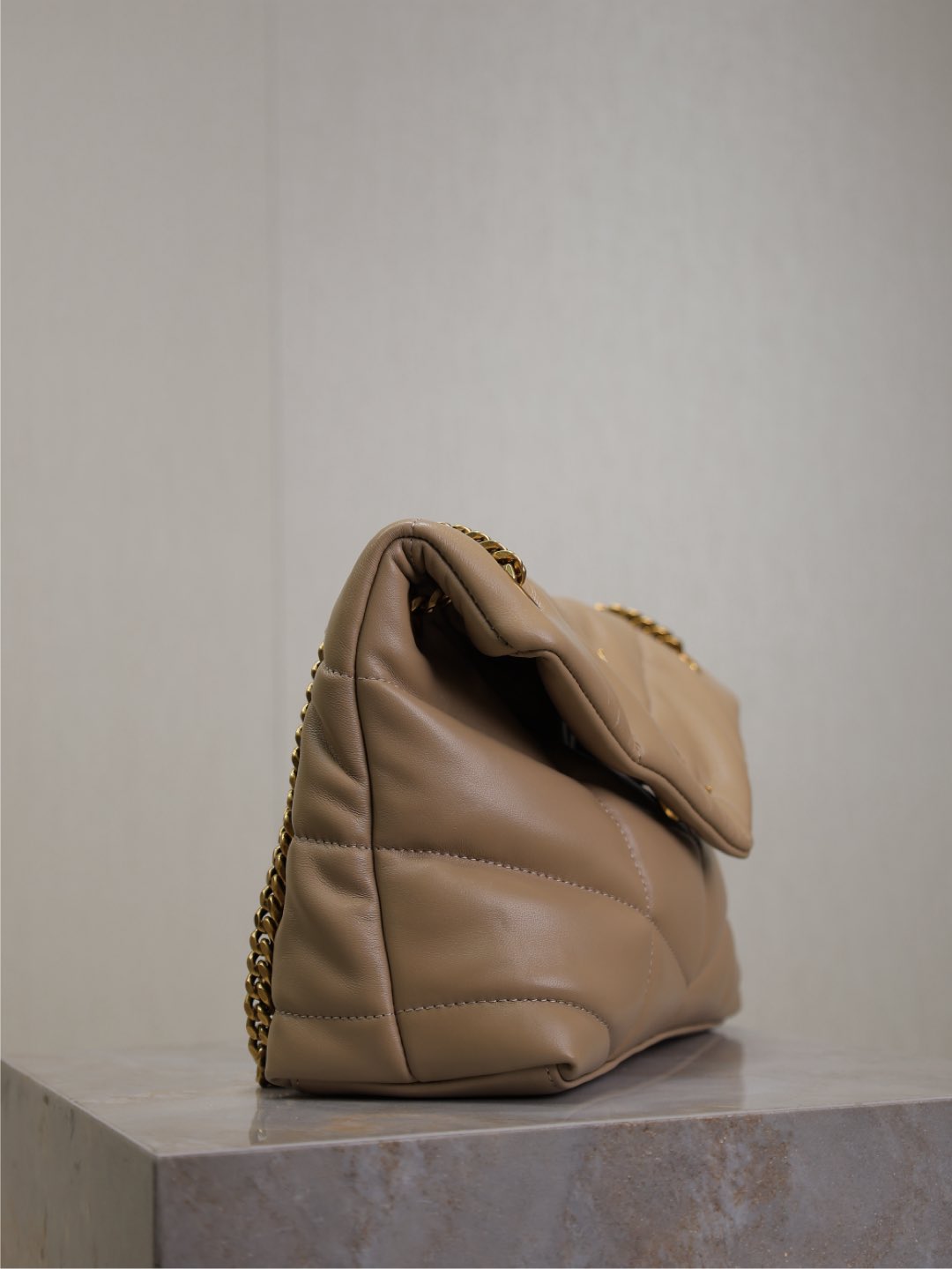 YSL 25S LOULOU PUFFER MM 29 IN BROWN CALFSKIN GOLD HARDWARE